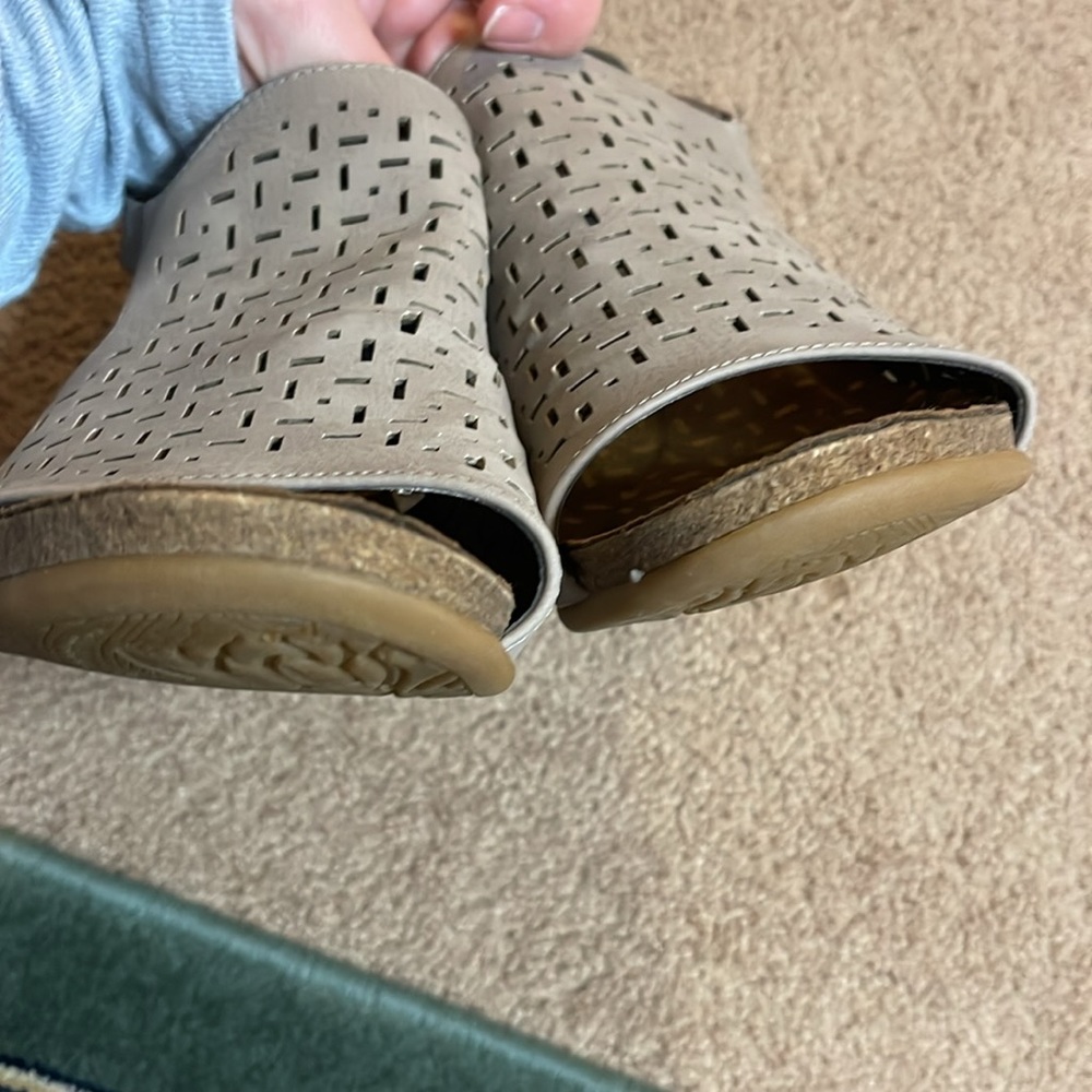 Euro Soft Comfortable Heel - image 3